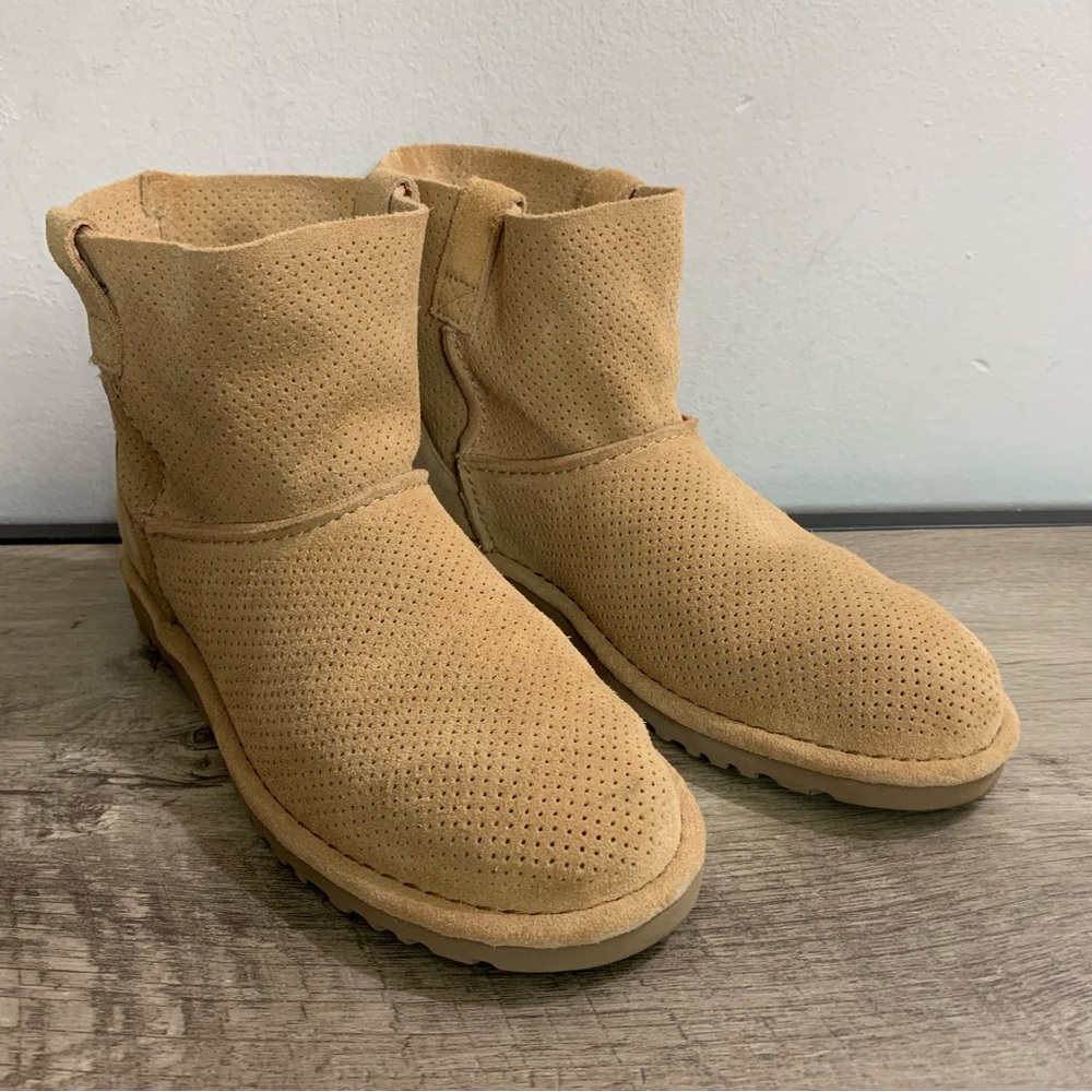 Women's UGG Unlined Boots  9